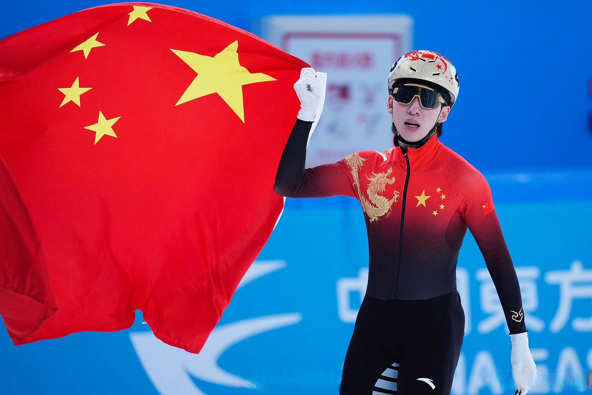 奥地利选手拼尽全力获得金牌 奥地利选手拼尽全力获得金牌