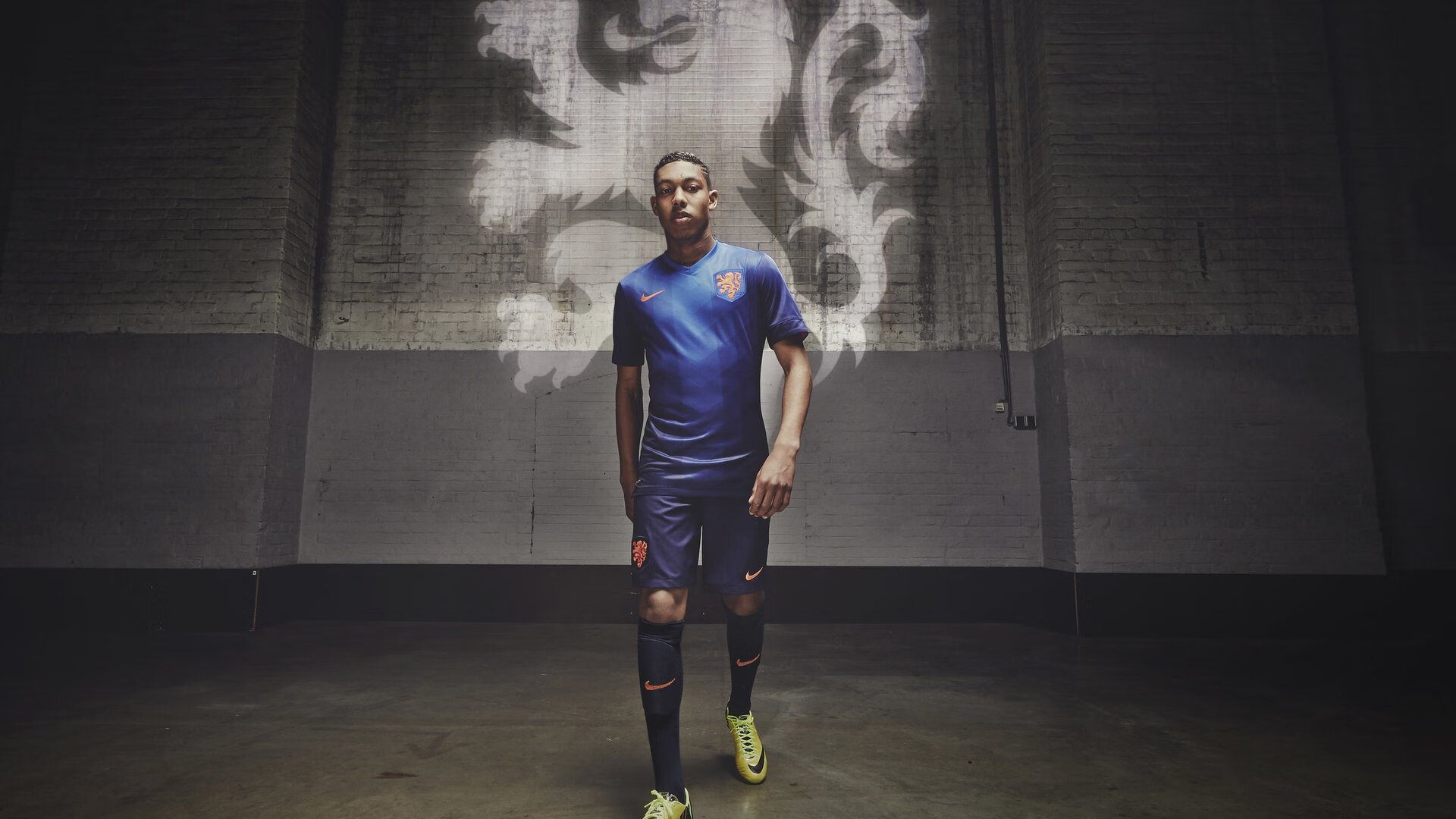 当蓝狮遇见加勒比海风，穆勒惊艳四座的战术交响曲