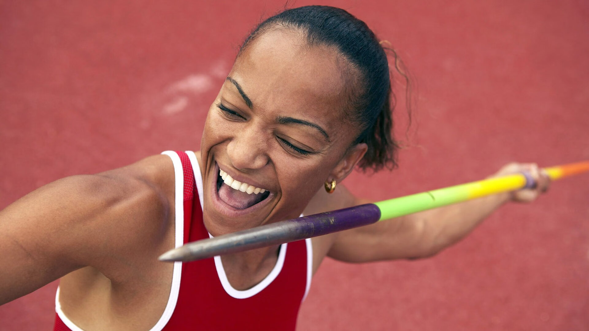 赛道上的王朝更迭，红牛横扫威廉姆斯，拉塞尔点燃赛场